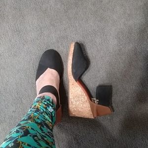 Matt bernson leather wedge shoe.